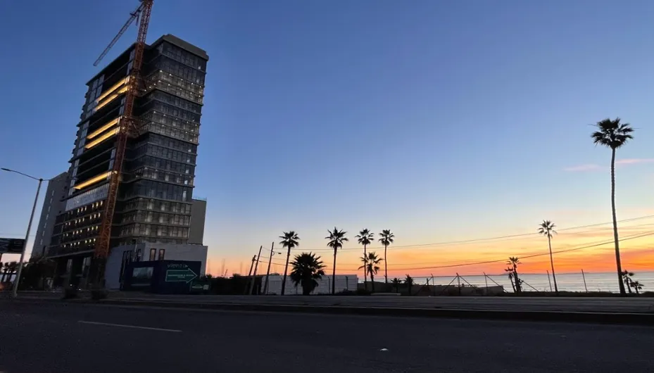 Abril 2026 — creciendo al atardecer